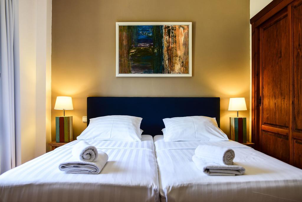 La Perla De Frigiliana Bed & Breakfast Deluxe Exterior photo